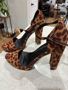Nasty Gal Leopard Print Block Heel Sandals Size: US Women’s 8 (EU 39)